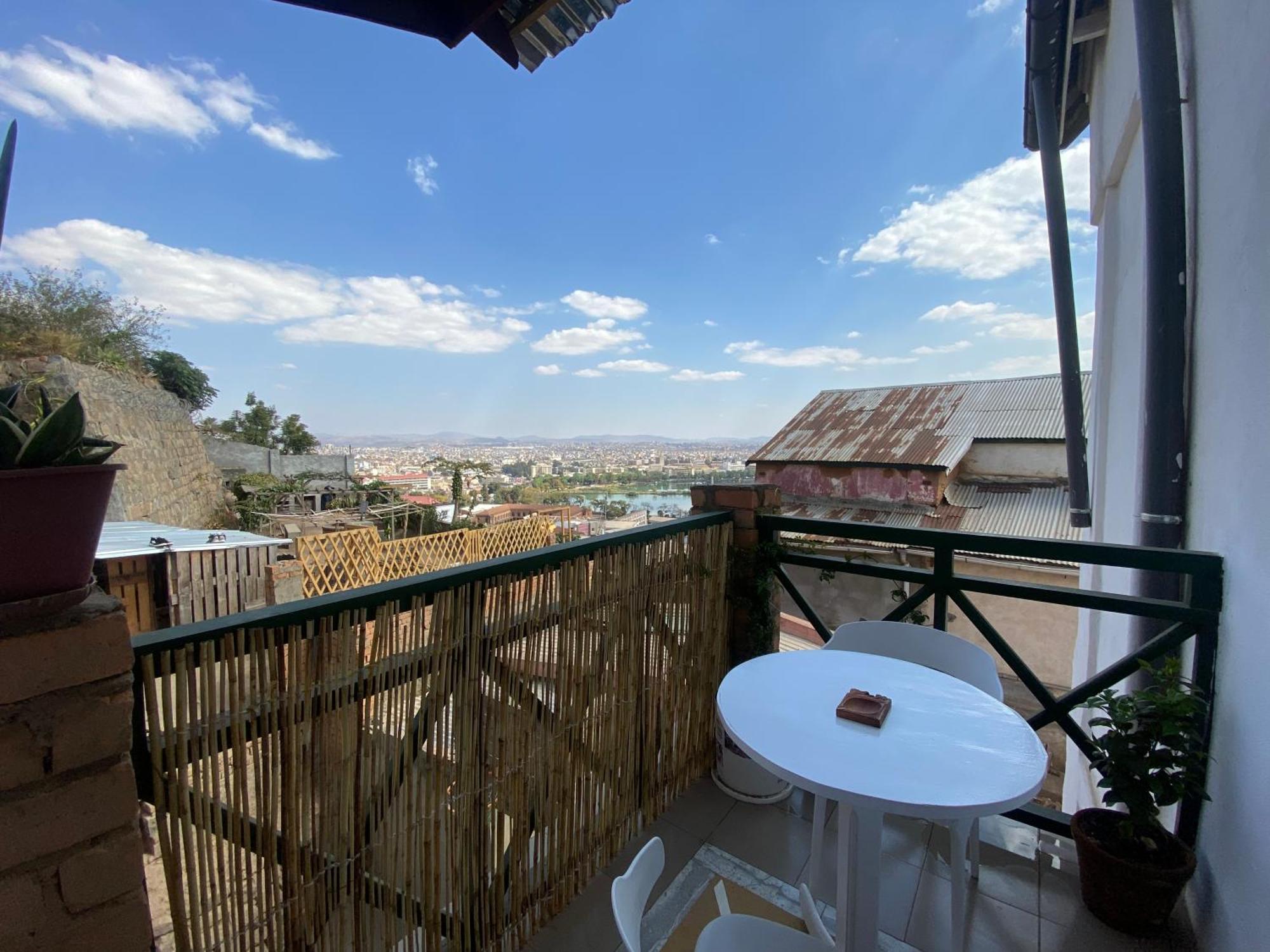 M'Serenity Guest House Ανταναναρίβο Εξωτερικό φωτογραφία