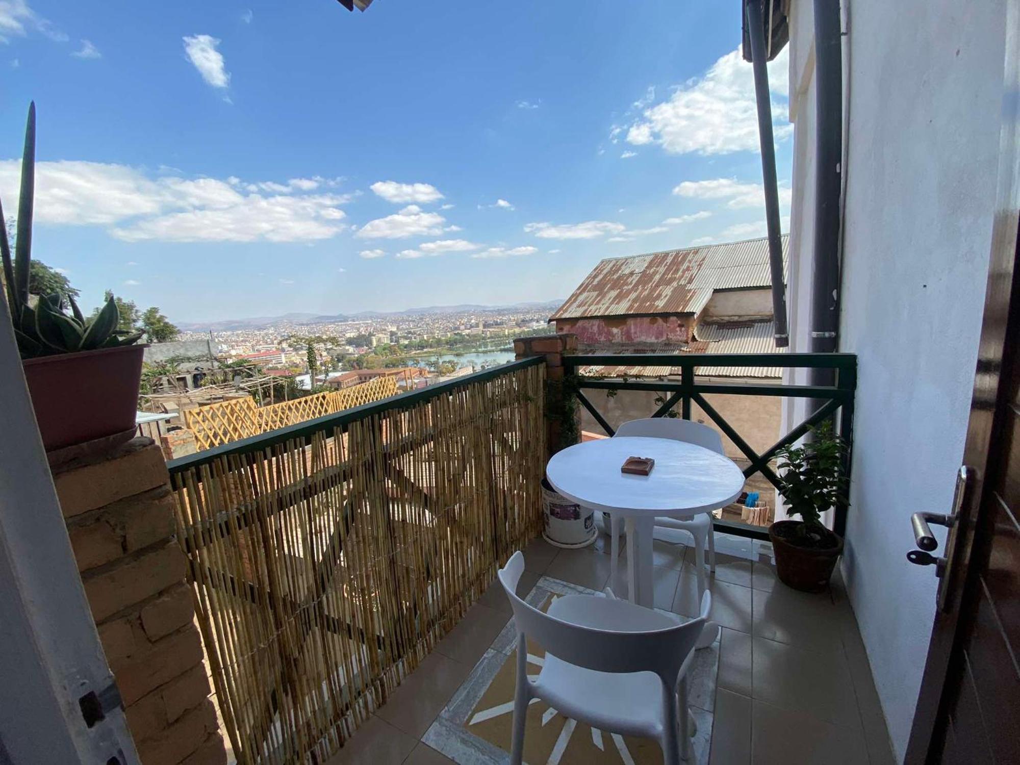 M'Serenity Guest House Ανταναναρίβο Εξωτερικό φωτογραφία